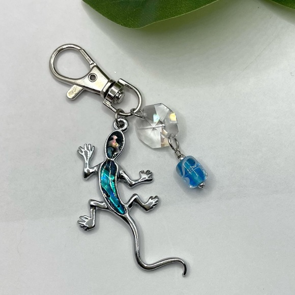 Bleu Chameleon Pendant and crystals keychain - Picture 2 of 3